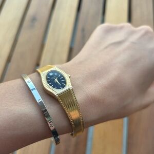 Beautiful bulova vintage gold watch with small crystal.